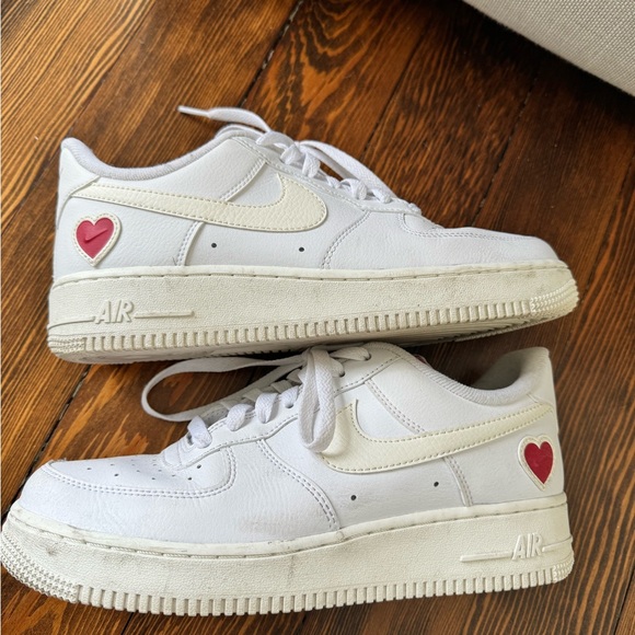 Nike Air Force One Valentines Day Edition - Picture 3 of 3